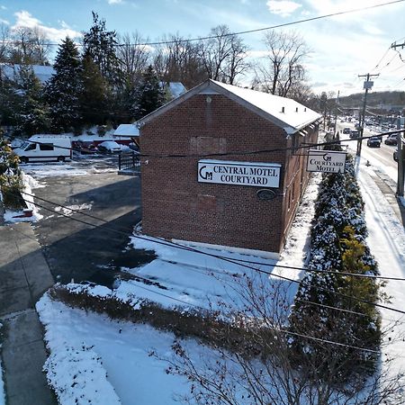 Central Motel Courtyard White Plains Exterior foto