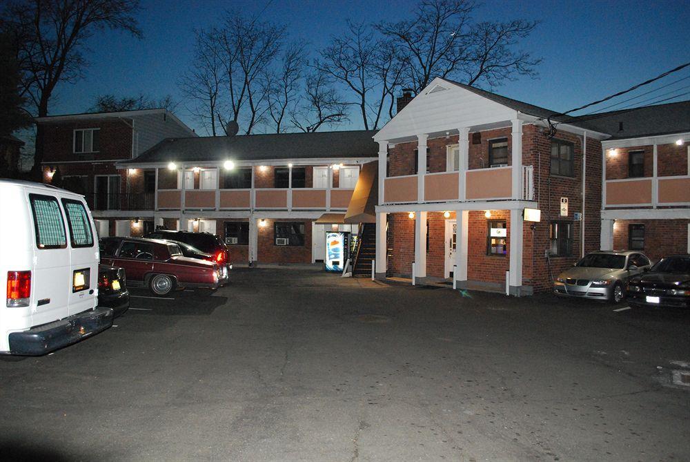 Central Motel Courtyard White Plains Exterior foto