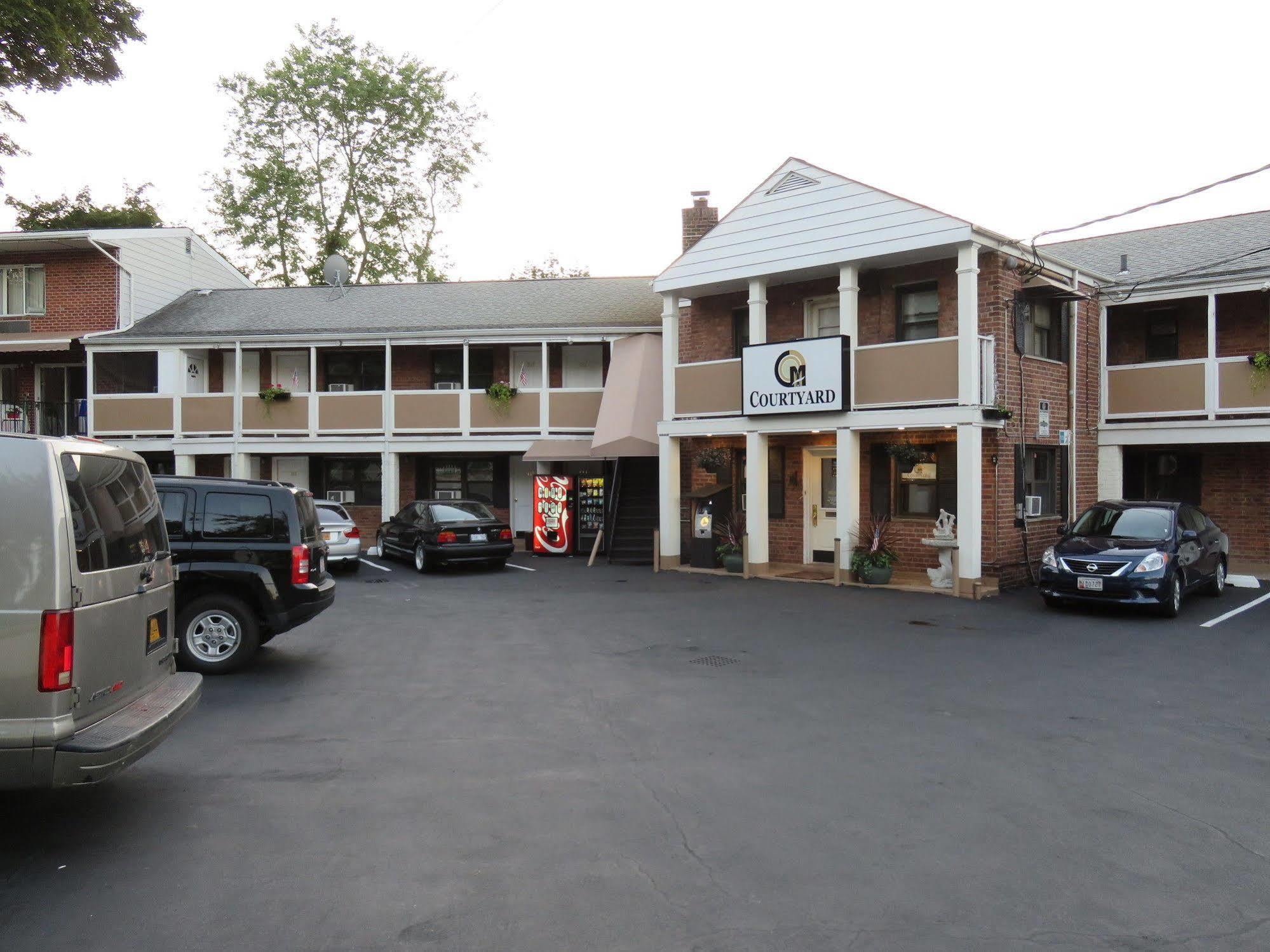 Central Motel Courtyard White Plains Exterior foto