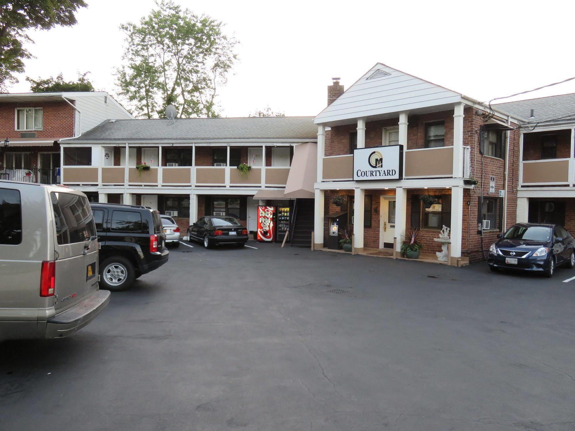 Central Motel Courtyard White Plains Exterior foto