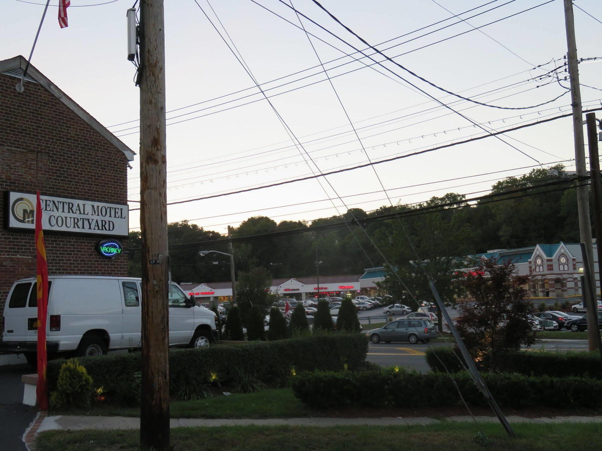 Central Motel Courtyard White Plains Exterior foto