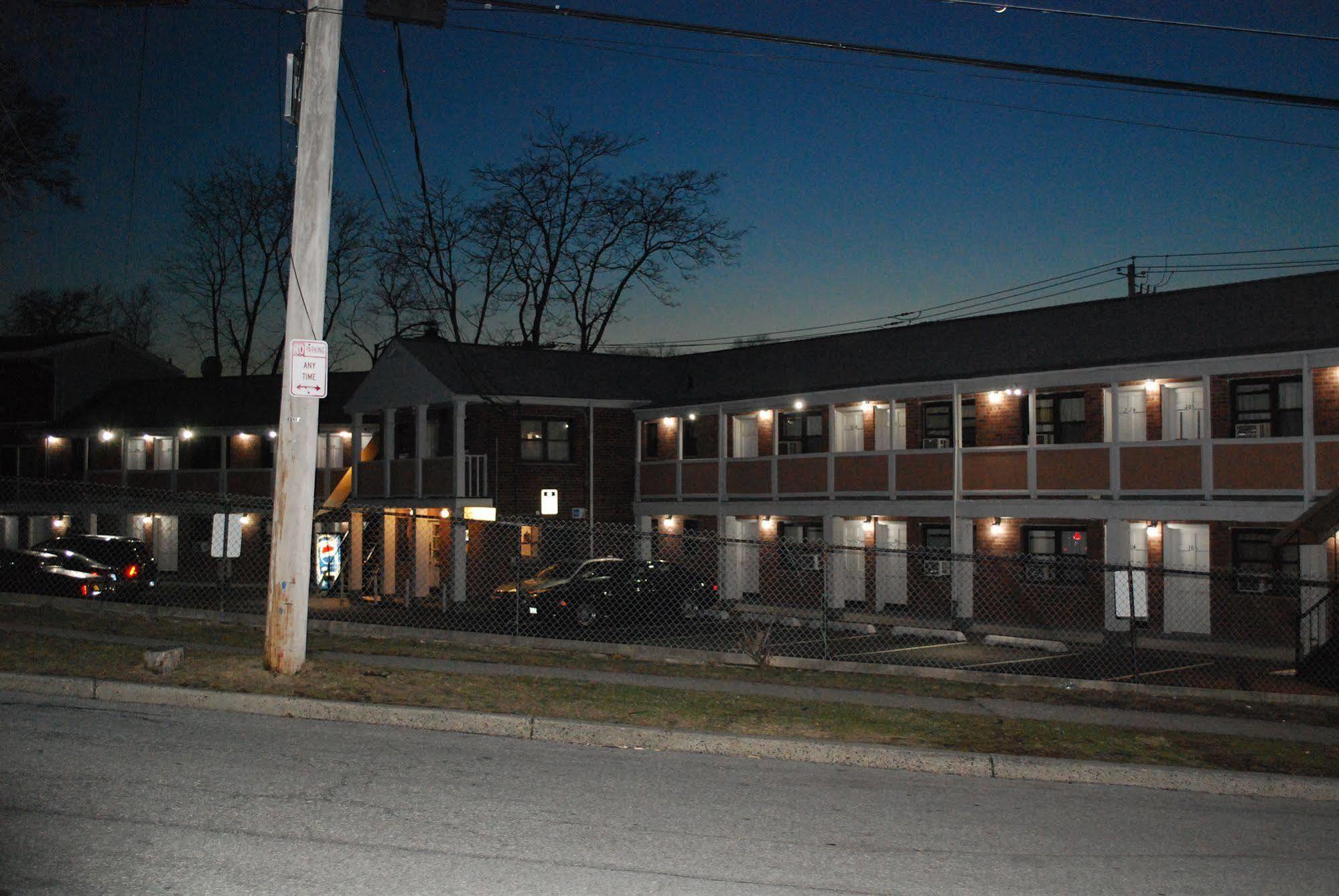 Central Motel Courtyard White Plains Exterior foto